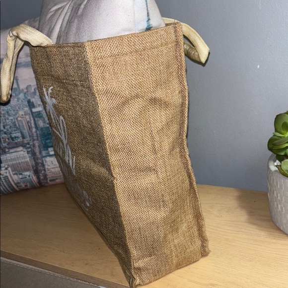 Chic Brown Beach Tote with Palm Print - Picture 4 of 11